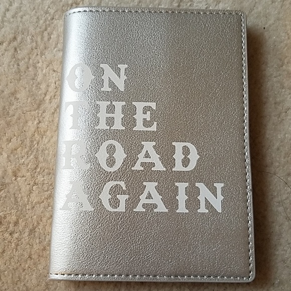 Understated Leather passport holder & luggage tag - Picture 3 of 8